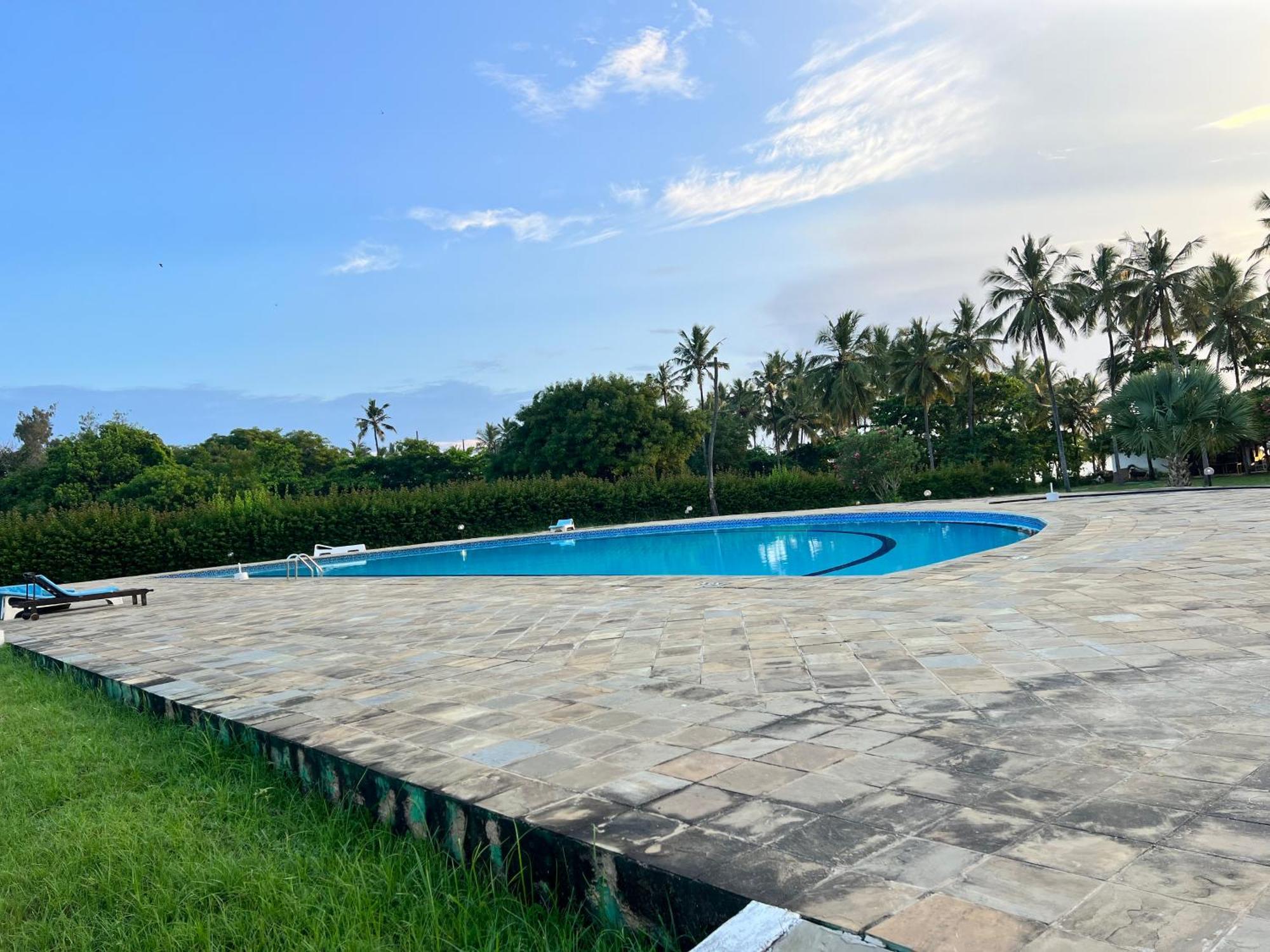 Waves And Wanderlust-diani Appartement Diani Beach