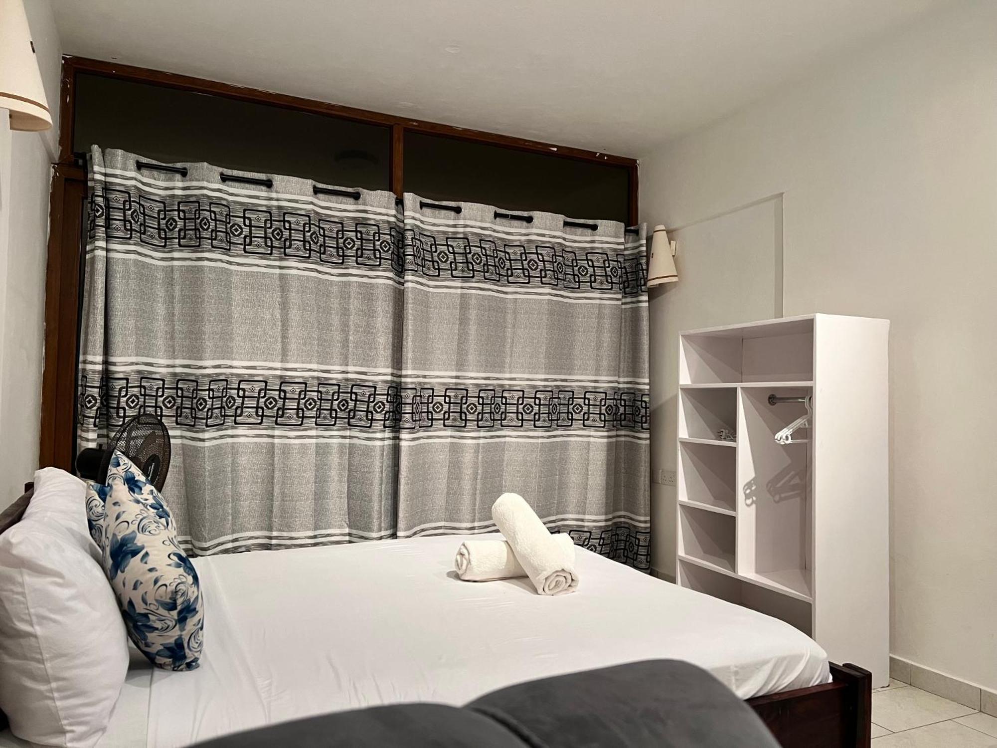 Waves And Wanderlust-diani Appartement